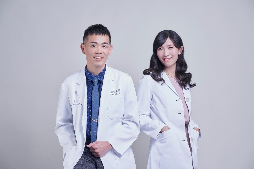 嘉韻骨科復健科診所吳政誼醫師與顏韻珊院長。